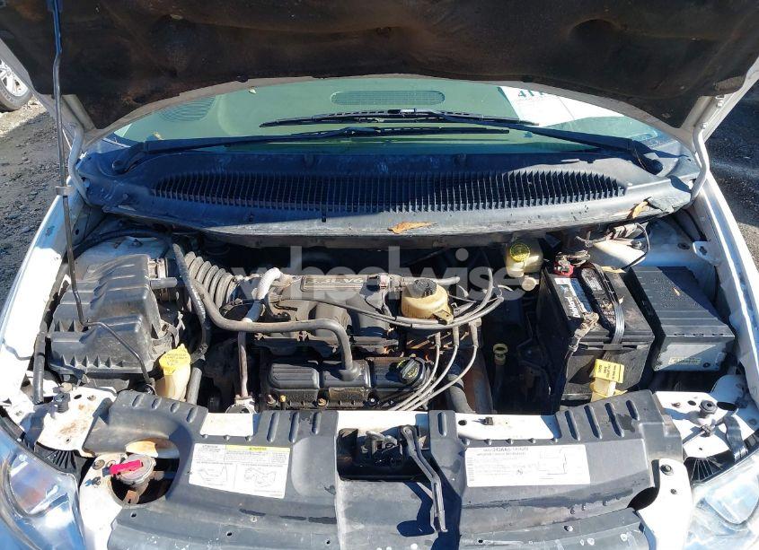 Photo 10 of 2005 Chrysler Town & COUNTRY (VIN 1C4GP45R25B438748)