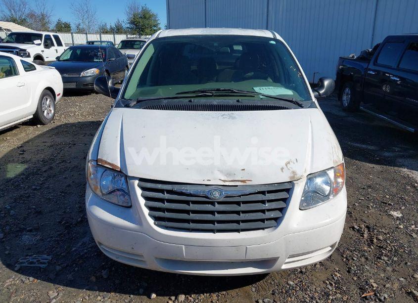 Photo 6 of 2005 Chrysler Town & COUNTRY (VIN 1C4GP45R25B438748)