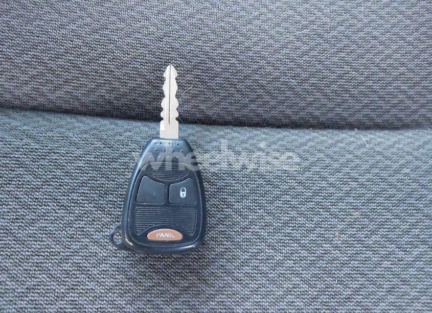 Photo 11 of 2004 Chrysler Town & COUNTRY (VIN 1C4GP45R34B504951)