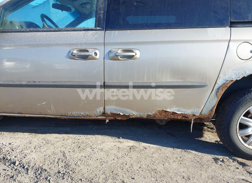 Photo 13 of 2004 Chrysler Town & COUNTRY (VIN 1C4GP45R34B504951)