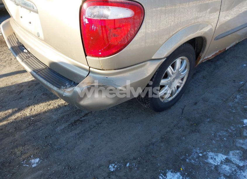 Photo 6 of 2004 Chrysler Town & COUNTRY (VIN 1C4GP45R34B504951)