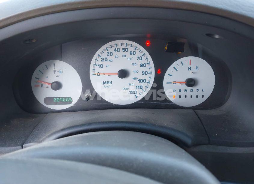 Photo 7 of 2004 Chrysler Town & COUNTRY (VIN 1C4GP45R34B504951)