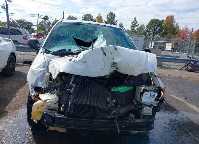 Photo 13 of 2004 Chrysler Town & COUNTRY (VIN 1C4GP45R34B539571)