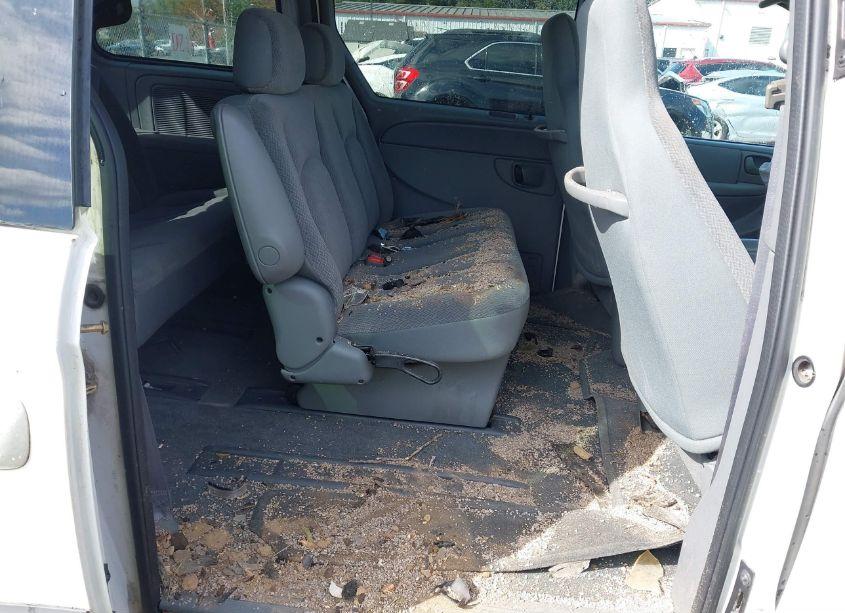 Photo 8 of 2004 Chrysler Town & COUNTRY (VIN 1C4GP45R34B539571)