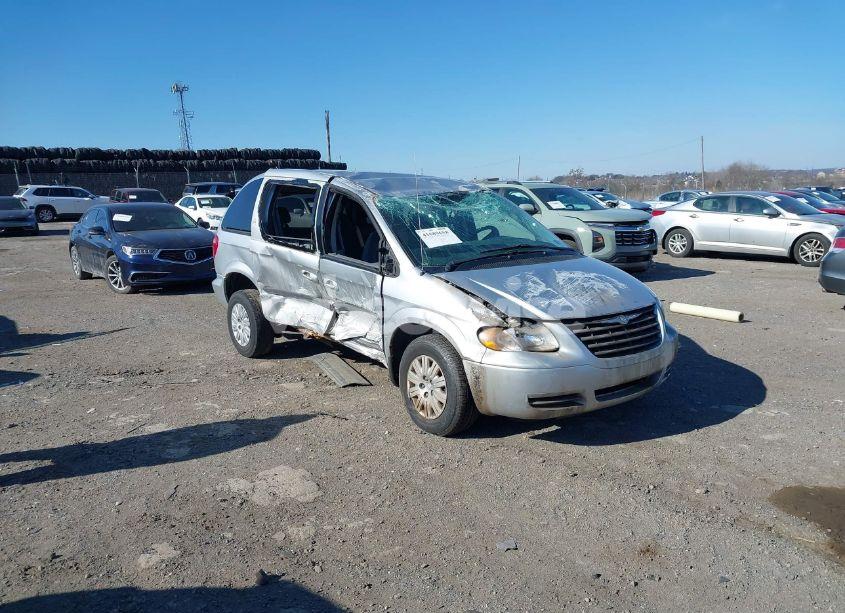 2005 Chrysler Town & COUNTRY (VIN 1C4GP45R35B253320) main photo