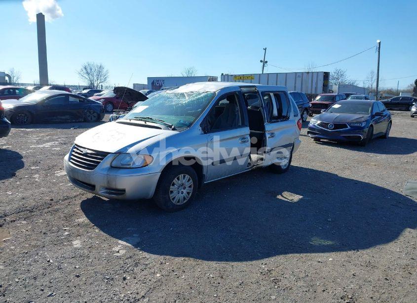 Photo 2 of 2005 Chrysler Town & COUNTRY (VIN 1C4GP45R35B253320)