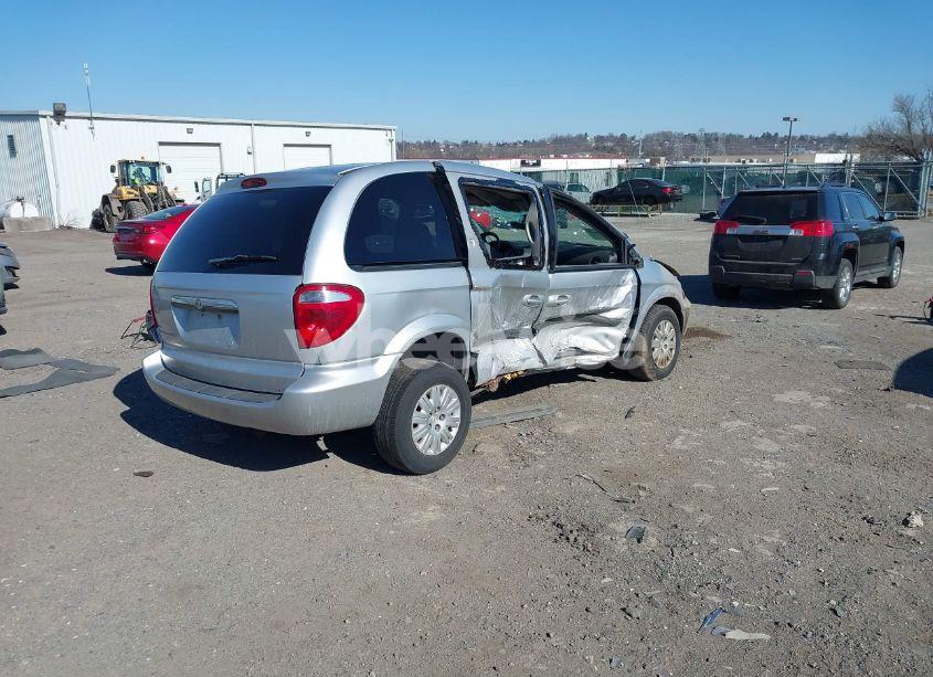 Photo 4 of 2005 Chrysler Town & COUNTRY (VIN 1C4GP45R35B253320)