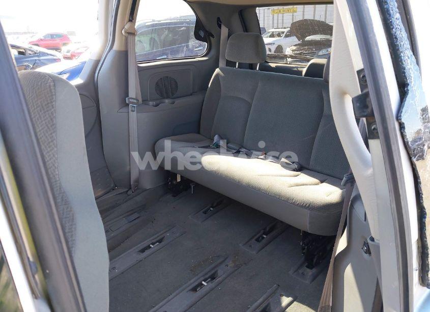 Photo 8 of 2005 Chrysler Town & COUNTRY (VIN 1C4GP45R35B253320)