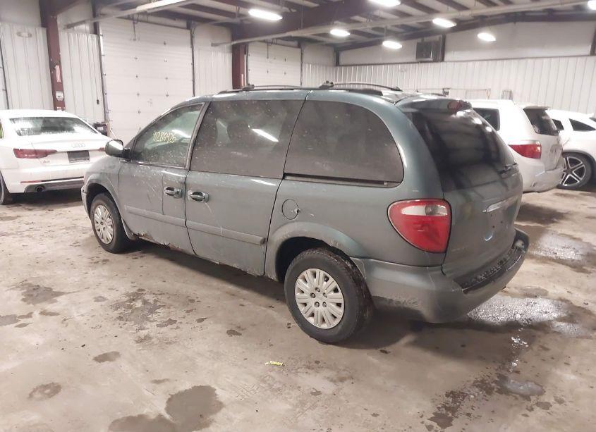 Photo 3 of 2005 Chrysler Town & COUNTRY (VIN 1C4GP45R35B313449)