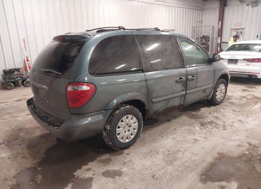 Photo 4 of 2005 Chrysler Town & COUNTRY (VIN 1C4GP45R35B313449)