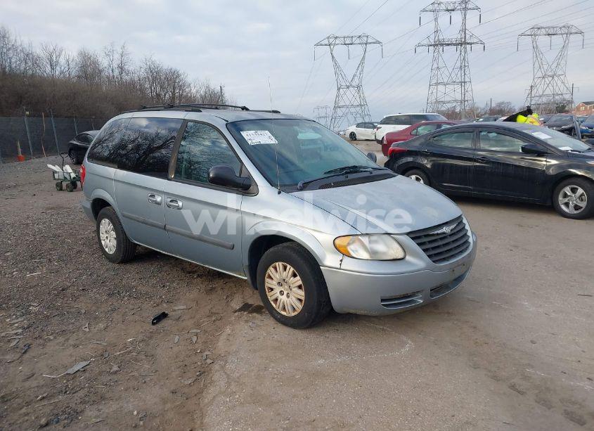2005 Chrysler Town & COUNTRY (VIN 1C4GP45R45B239426) main photo