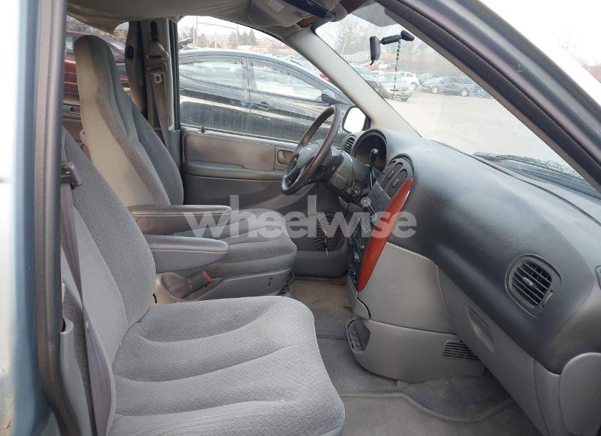 Photo 5 of 2005 Chrysler Town & COUNTRY (VIN 1C4GP45R45B239426)