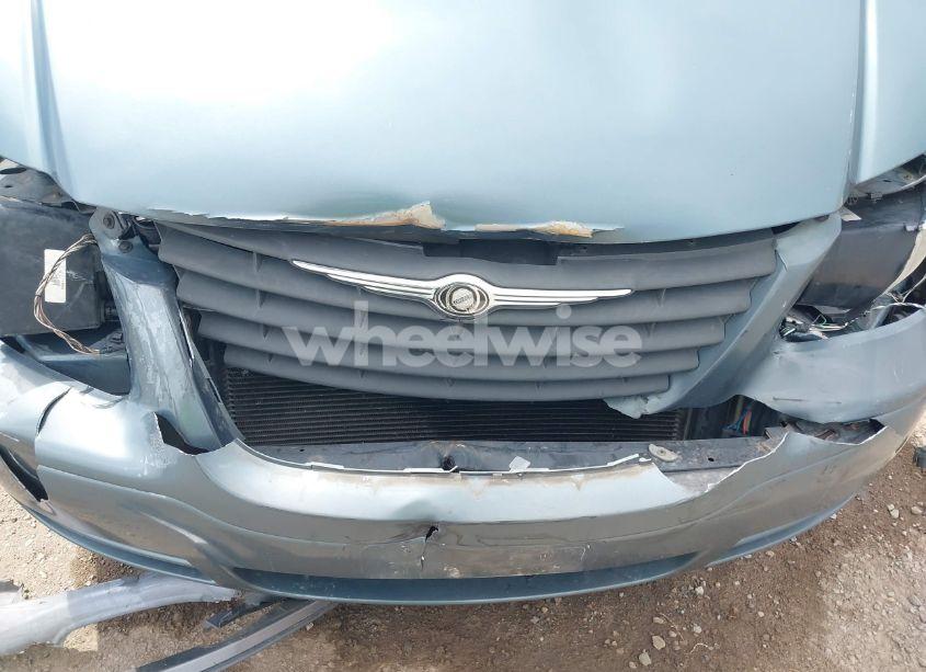 Photo 6 of 2005 Chrysler Town & COUNTRY (VIN 1C4GP45R45B368637)