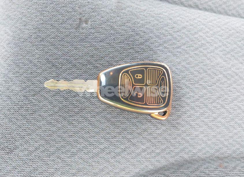 Photo 11 of 2004 Chrysler Town & COUNTRY (VIN 1C4GP45R54B564228)