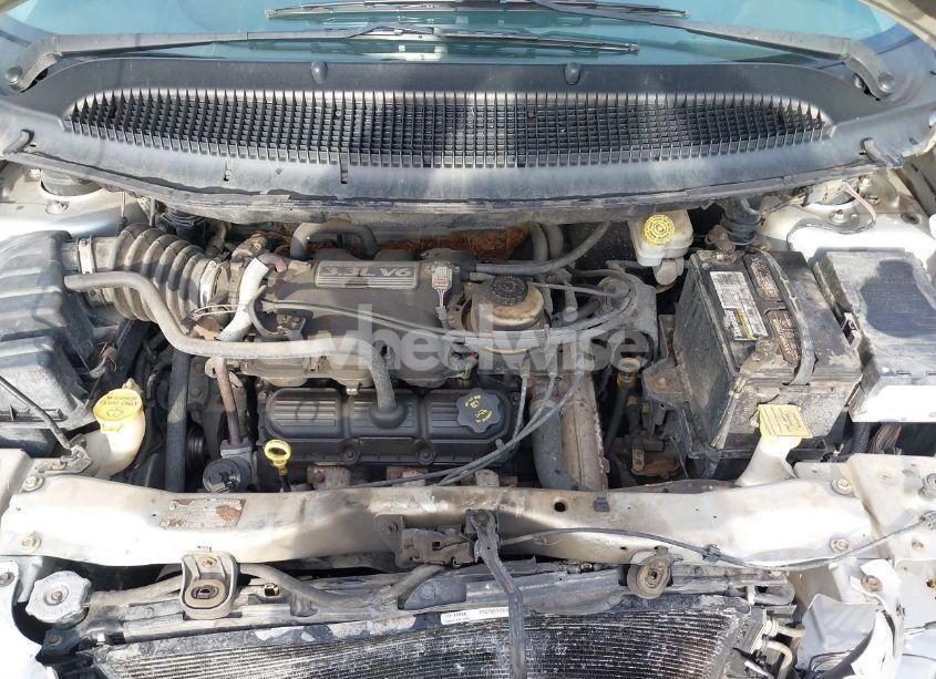 Photo 10 of 2005 Chrysler Town & COUNTRY (VIN 1C4GP45R55B238222)