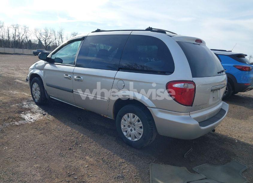 Photo 3 of 2005 Chrysler Town & COUNTRY (VIN 1C4GP45R55B238222)