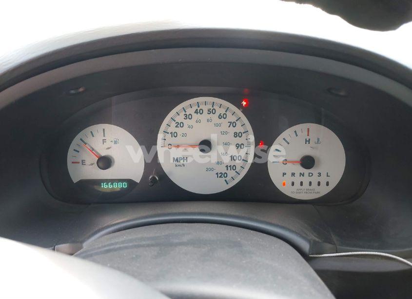 Photo 7 of 2005 Chrysler Town & COUNTRY (VIN 1C4GP45R55B238222)