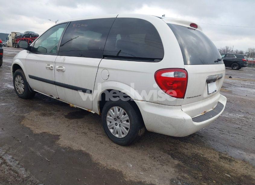 Photo 3 of 2005 Chrysler Town & COUNTRY (VIN 1C4GP45R55B386483)