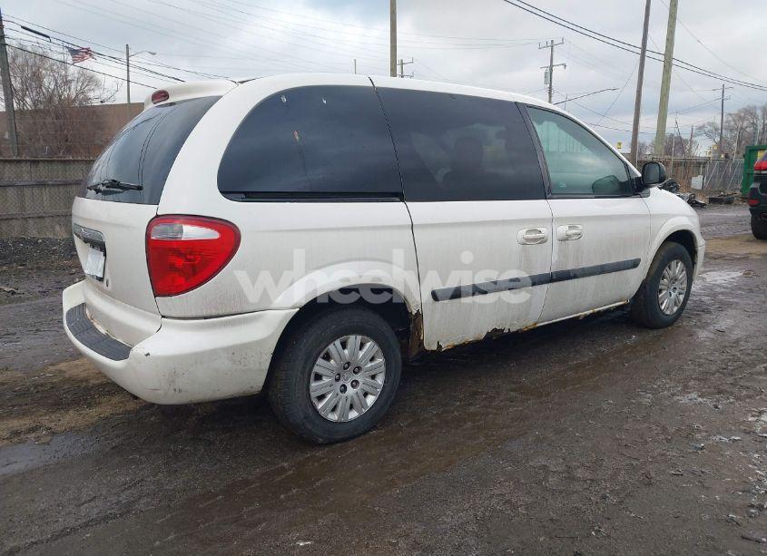 Photo 4 of 2005 Chrysler Town & COUNTRY (VIN 1C4GP45R55B386483)