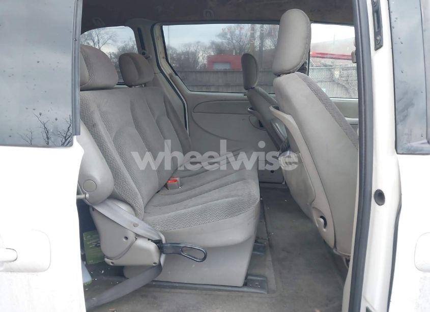 Photo 8 of 2005 Chrysler Town & COUNTRY (VIN 1C4GP45R55B386483)