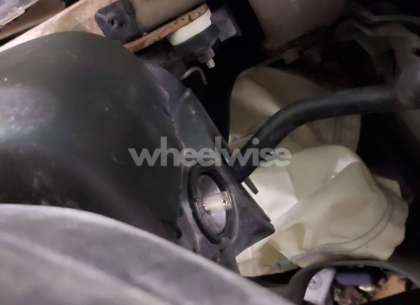 Photo 11 of 2005 Chrysler Town & COUNTRY (VIN 1C4GP45R65B182937)