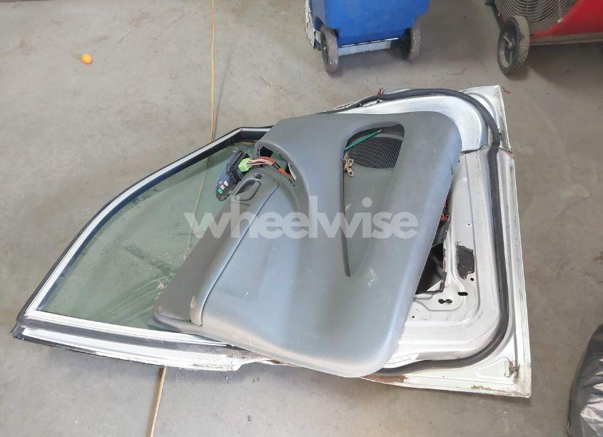 Photo 12 of 2005 Chrysler Town & COUNTRY (VIN 1C4GP45R65B182937)