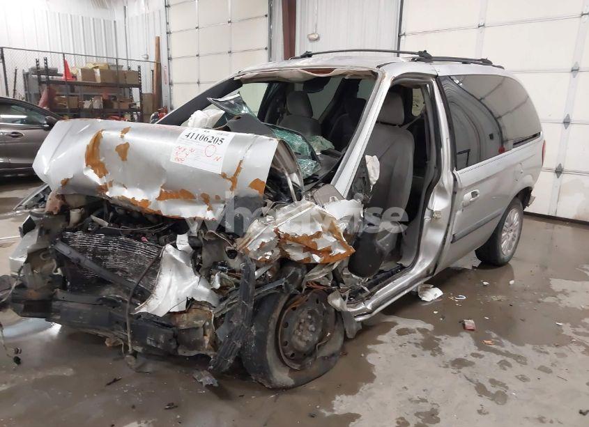 Photo 2 of 2005 Chrysler Town & COUNTRY (VIN 1C4GP45R65B182937)