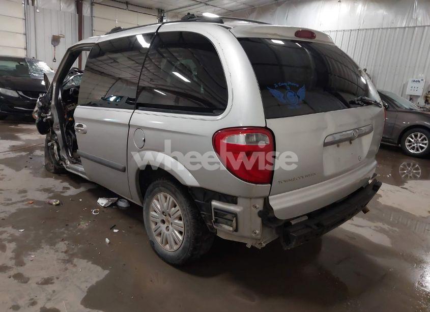 Photo 3 of 2005 Chrysler Town & COUNTRY (VIN 1C4GP45R65B182937)