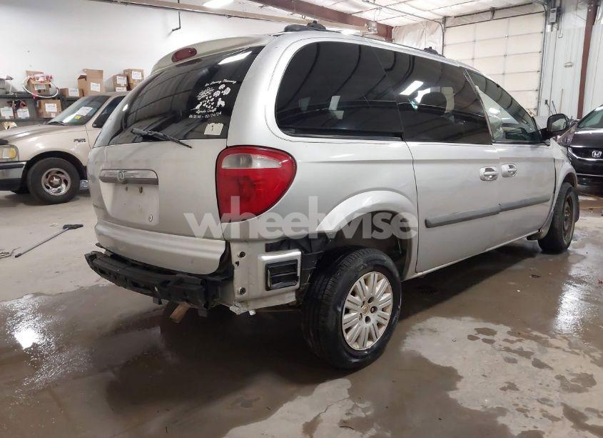 Photo 4 of 2005 Chrysler Town & COUNTRY (VIN 1C4GP45R65B182937)