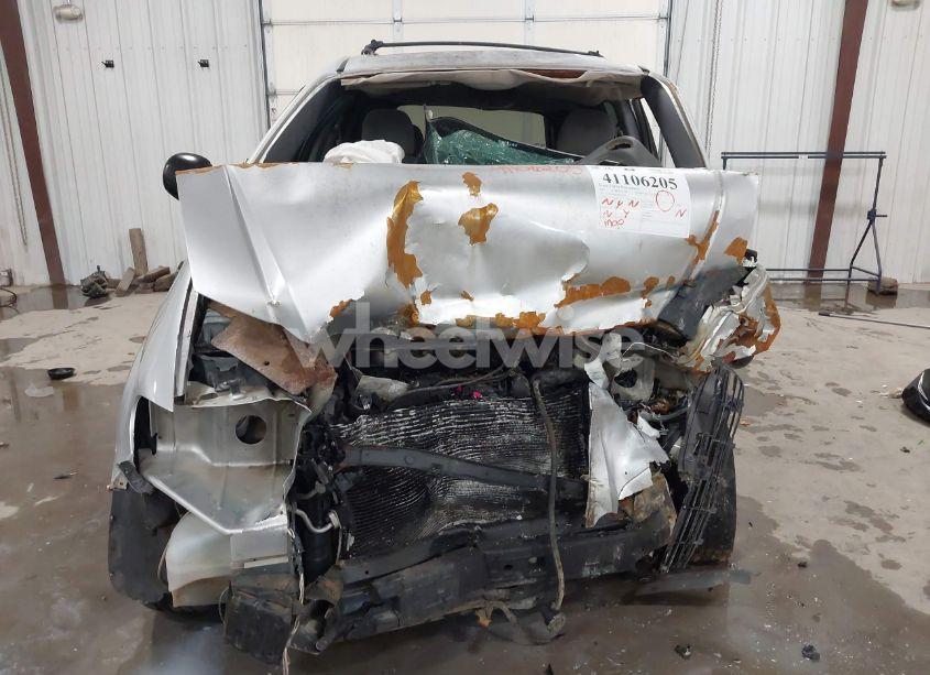 Photo 6 of 2005 Chrysler Town & COUNTRY (VIN 1C4GP45R65B182937)