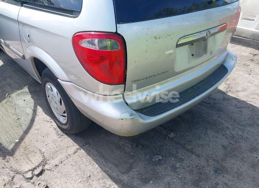 Photo 6 of 2005 Chrysler Town & COUNTRY (VIN 1C4GP45R75B102626)