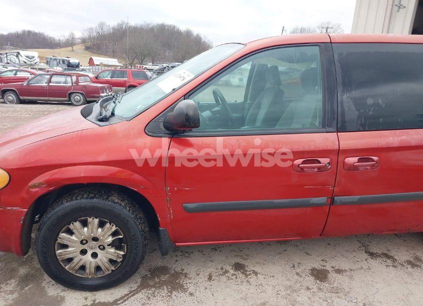 Photo 12 of 2005 Chrysler Town & COUNTRY (VIN 1C4GP45R75B441872)