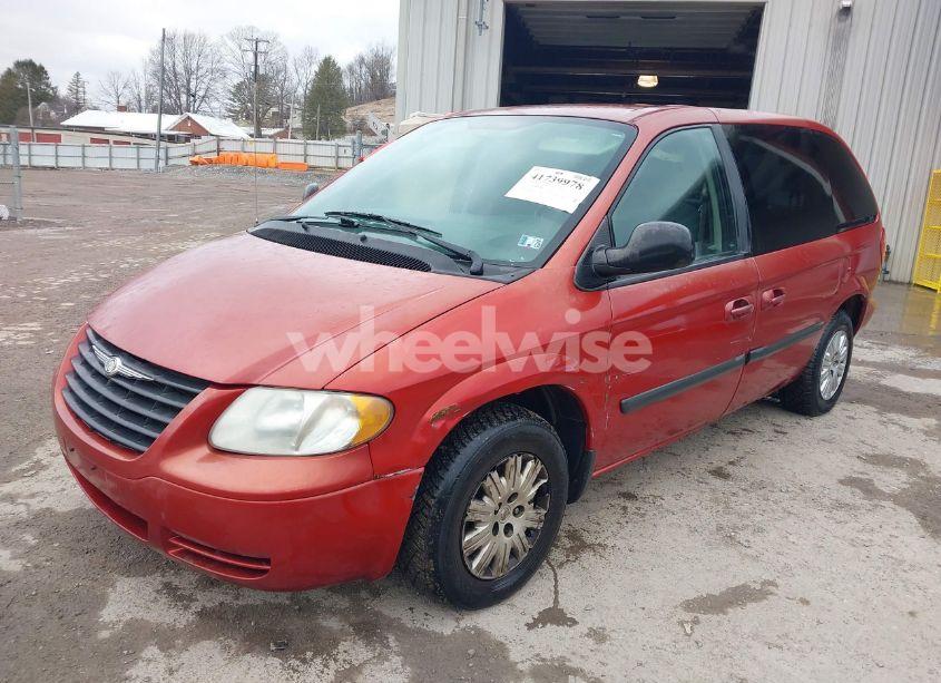 Photo 2 of 2005 Chrysler Town & COUNTRY (VIN 1C4GP45R75B441872)