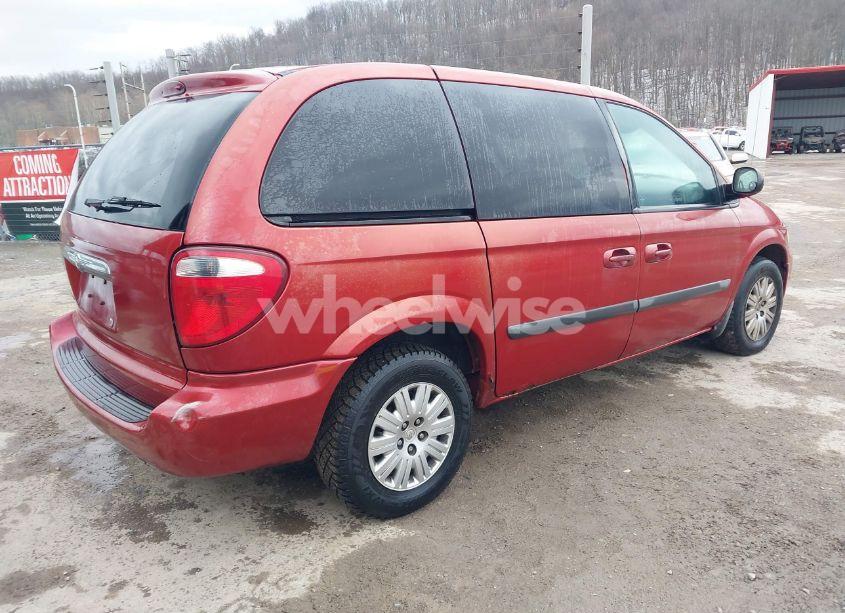 Photo 4 of 2005 Chrysler Town & COUNTRY (VIN 1C4GP45R75B441872)