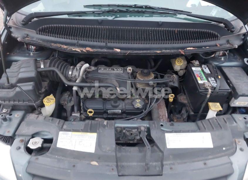 Photo 10 of 2005 Chrysler Town & COUNTRY (VIN 1C4GP45R85B130953)