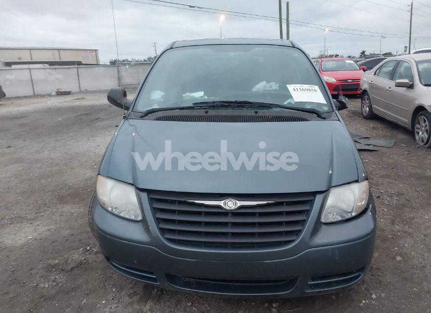 Photo 12 of 2005 Chrysler Town & COUNTRY (VIN 1C4GP45R85B130953)