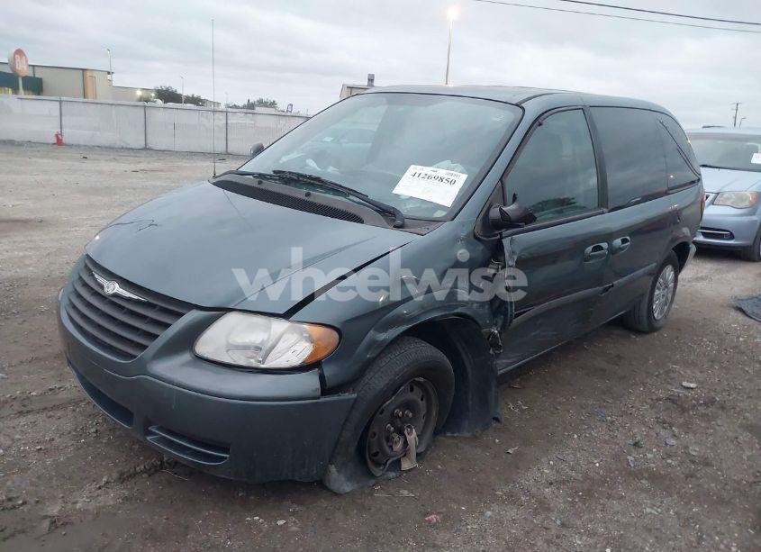 Photo 2 of 2005 Chrysler Town & COUNTRY (VIN 1C4GP45R85B130953)