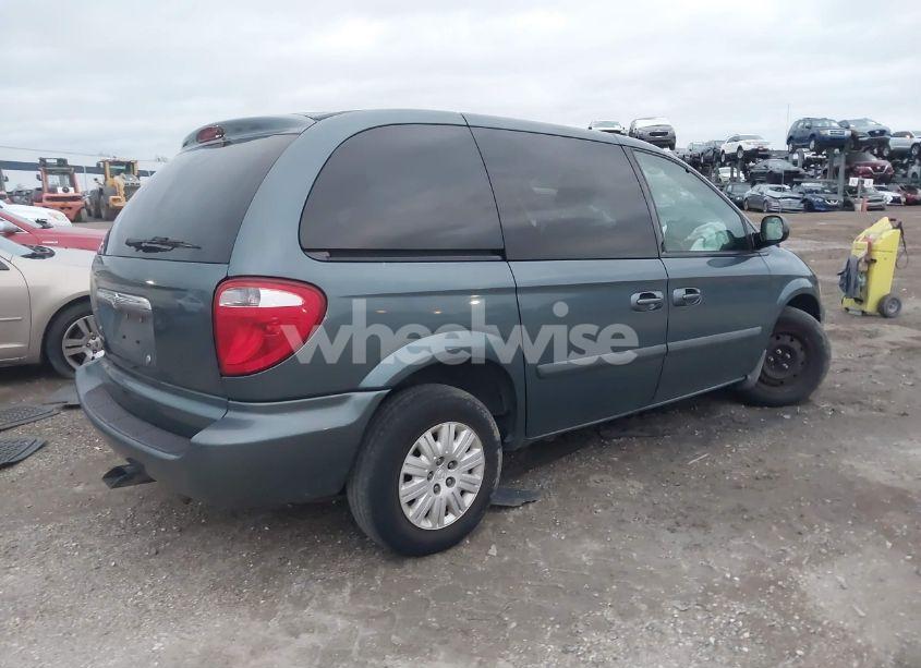 Photo 4 of 2005 Chrysler Town & COUNTRY (VIN 1C4GP45R85B130953)