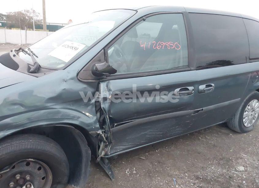 Photo 6 of 2005 Chrysler Town & COUNTRY (VIN 1C4GP45R85B130953)