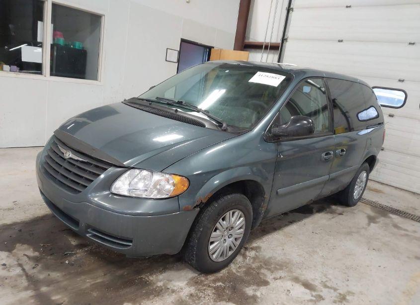 Photo 2 of 2005 Chrysler Town & COUNTRY (VIN 1C4GP45R85B231488)