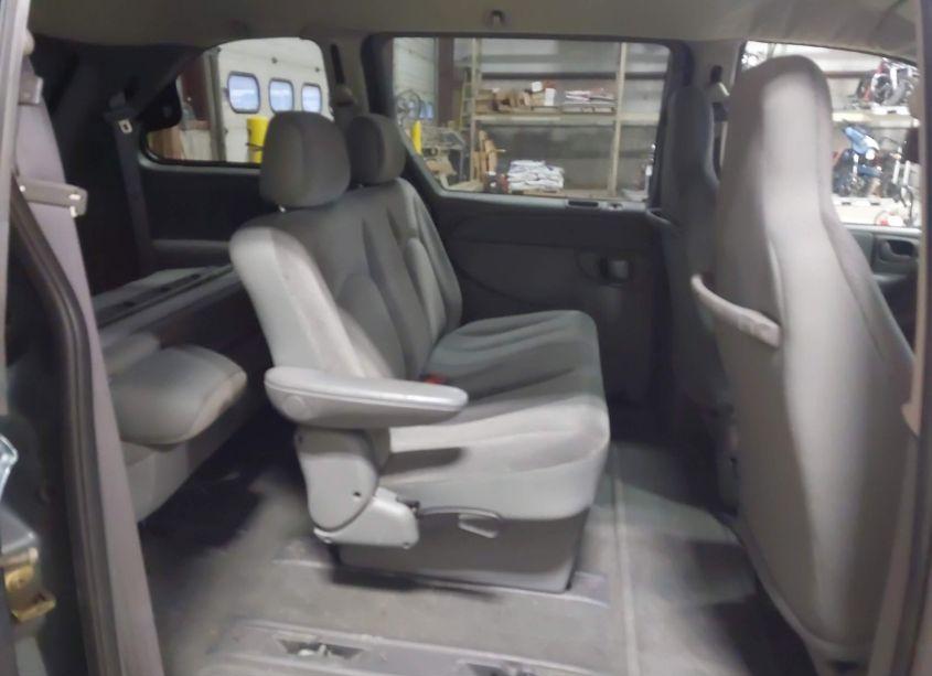 Photo 8 of 2005 Chrysler Town & COUNTRY (VIN 1C4GP45R85B231488)