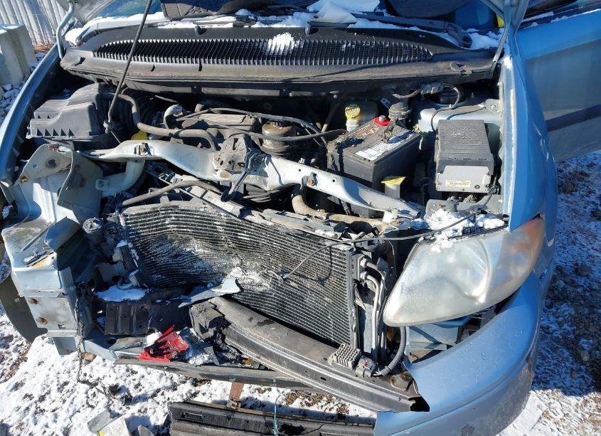 Photo 10 of 2005 Chrysler Town & COUNTRY (VIN 1C4GP45R85B394562)