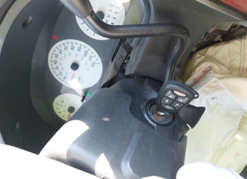 Photo 11 of 2005 Chrysler Town & COUNTRY (VIN 1C4GP45R85B394562)