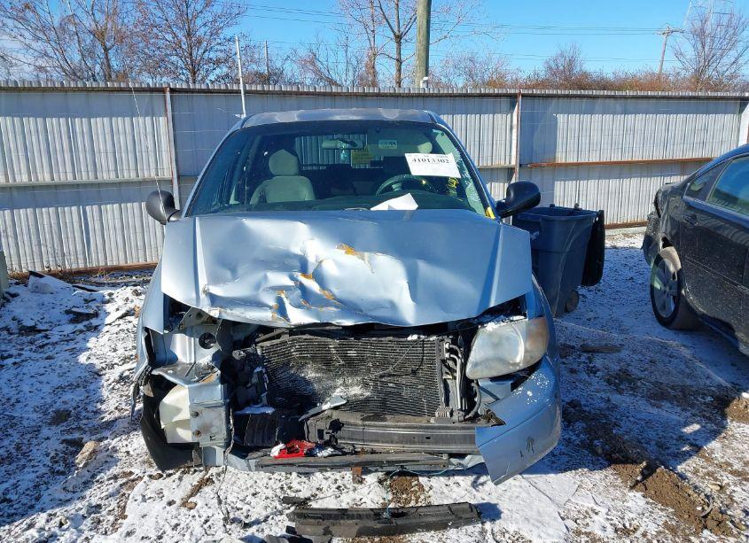 Photo 13 of 2005 Chrysler Town & COUNTRY (VIN 1C4GP45R85B394562)