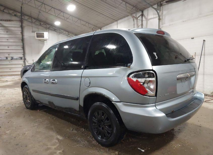 Photo 3 of 2005 Chrysler Town & COUNTRY (VIN 1C4GP45R85B403356)