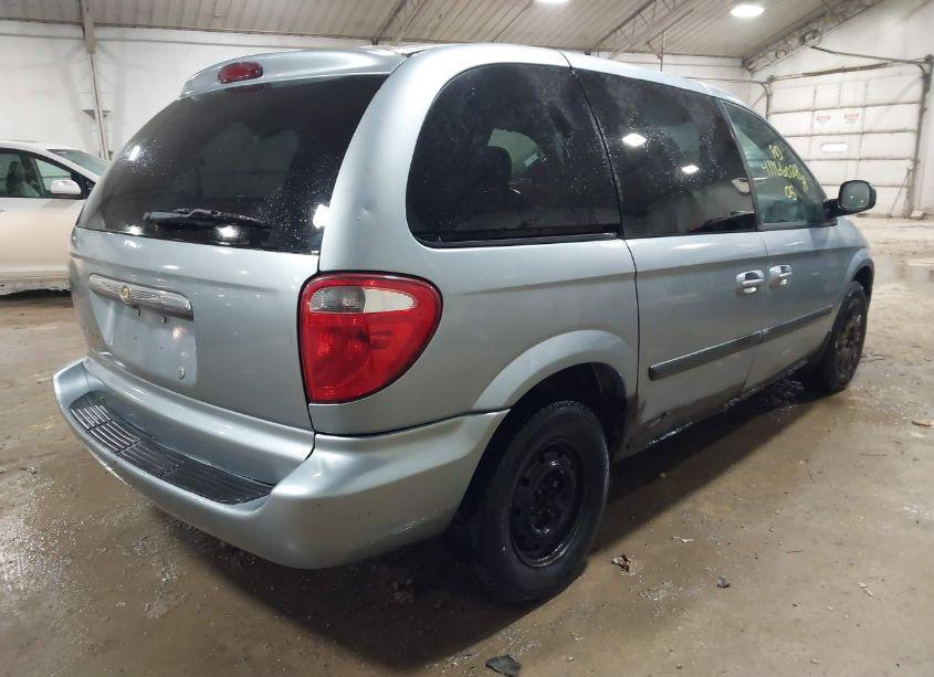 Photo 4 of 2005 Chrysler Town & COUNTRY (VIN 1C4GP45R85B403356)