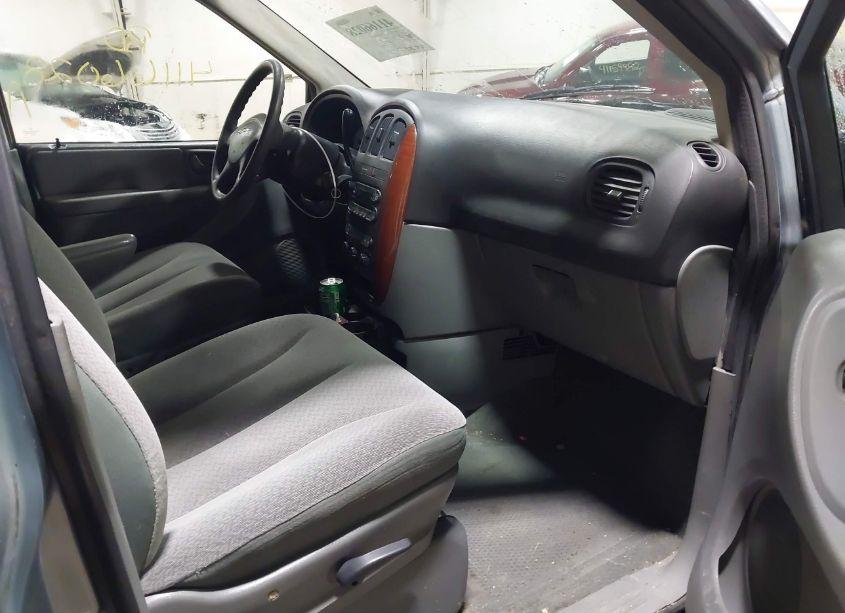 Photo 5 of 2005 Chrysler Town & COUNTRY (VIN 1C4GP45R85B403356)