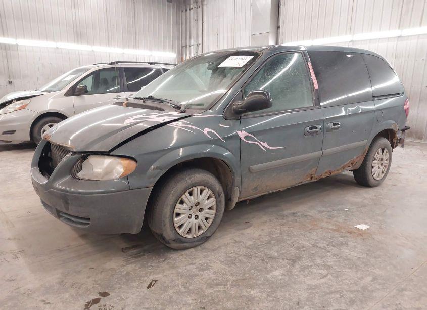 Photo 2 of 2005 Chrysler Town & COUNTRY (VIN 1C4GP45R85B430508)