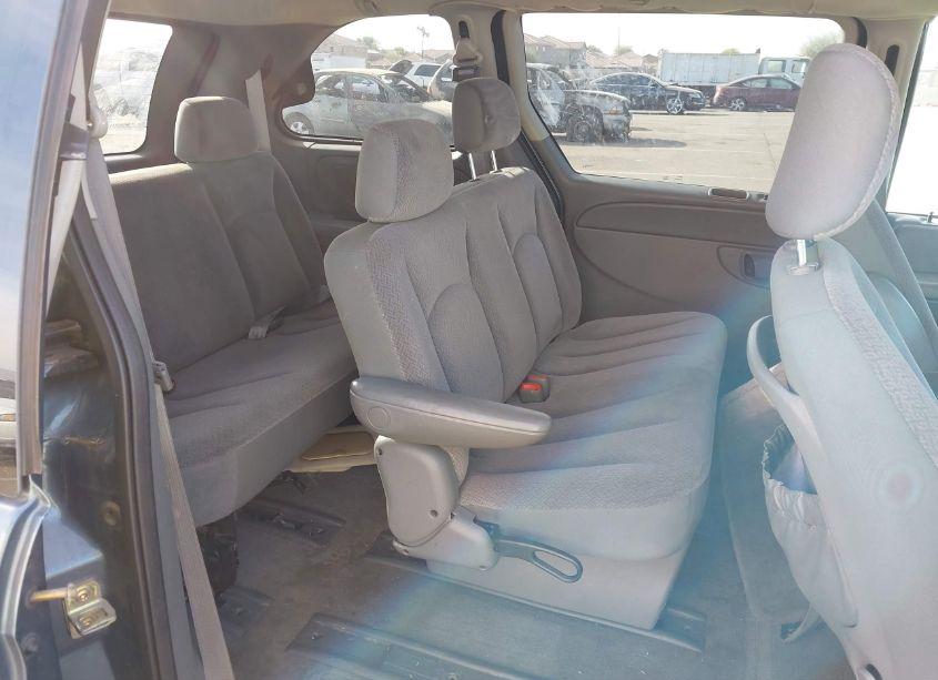 Photo 8 of 2005 Chrysler Town & COUNTRY (VIN 1C4GP45R85B431951)