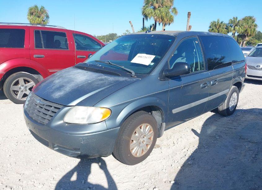 Photo 2 of 2005 Chrysler Town & COUNTRY (VIN 1C4GP45R95B438892)